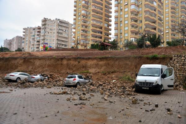 Vatandaş şoke oldu araçlar bu hale geldi - Resim: 1