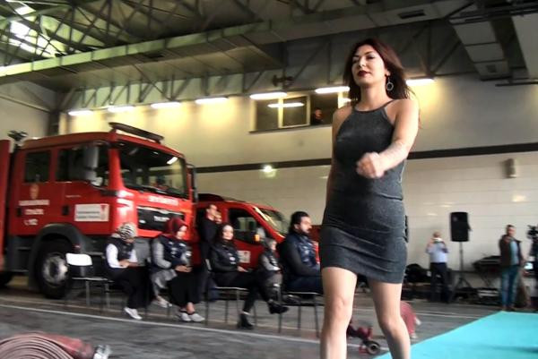 İtfaiyede düzenlenen defile, daire başkanını görevden etti! - Resim: 2