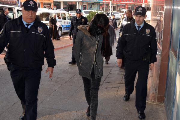 Kadın polis izin gününde canlarına okudu - Resim: 2