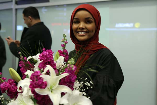 Dünyanın ilk tesettürlü top modeli Türkiye'ye geldi... - Resim: 1