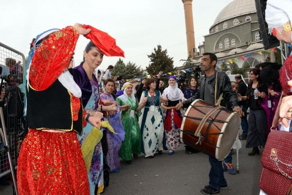 Pervin Buldan'dan Akşener'e: Erkek gibi takılırsan yok olursun - Resim: 4