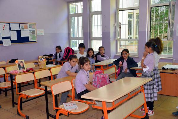 12 ve 13 yaşındaki iki çocuk futbol oynarken halı sahada öldü - Resim: 4