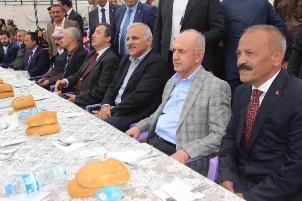 Aşiret düğününde geline takılan altınlar şoke etti - Resim: 3