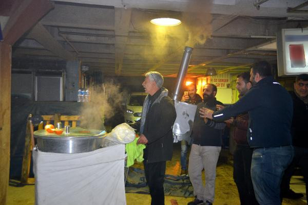 Sırtına soba bağladı hergün böyle çalışıyor! Üstelik soba yanıyor - Resim: 3