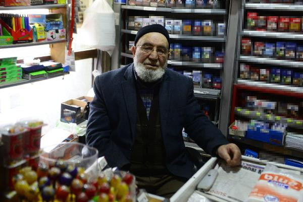 İzmirli bakkal dolandırıcıya öyle bir yanıt verdi ki! - Resim: 2