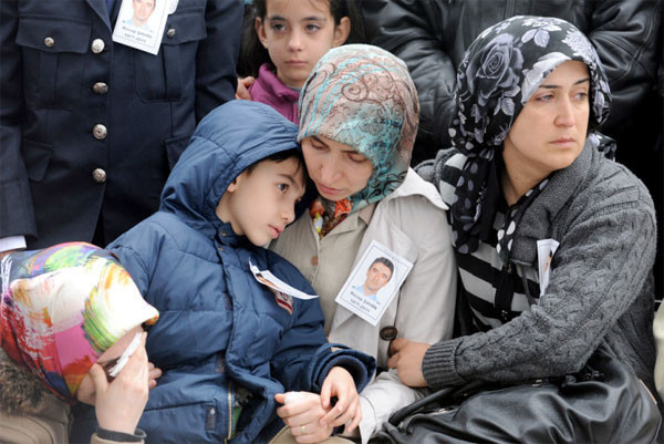 Şehit polis için tören - Resim: 1