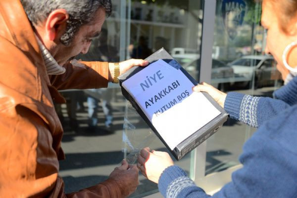 Ayakkabı kutulu eylem - Resim: 4