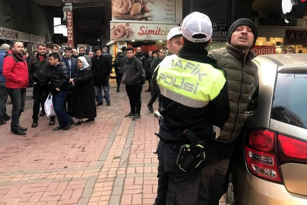 Zonguldak'ta eski eşini darp eden adamı, linç edilmekten polis kurtardı - Resim: 3