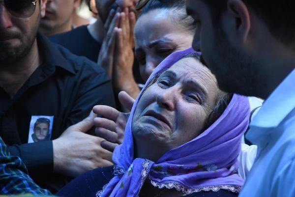 İzmir'de üniversiteli Mert'e acı veda - Resim: 4