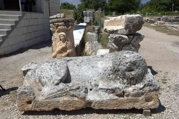 Diocaesarea Antik Kenti'nin dini merkezi Zeus'a adanan tapınak gün yüzüne çıkarılıyor! - Resim: 1