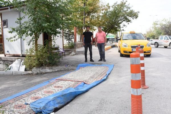 Mahalleli dayanamayıp isyan etti! Çareyi branda ile kapatmakta buldular - Resim: 4