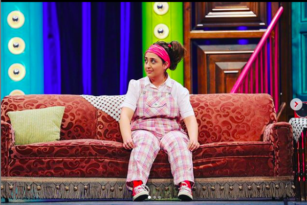 Güldür Güldür Naime meğer çok seksiymiş! Mini elbisesine bakın - Resim: 3