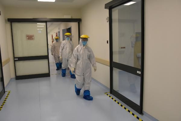 Koronavirüs yoğun bakım ünitesinde neler yaşanıyor? İşte o görüntüler - Resim: 4