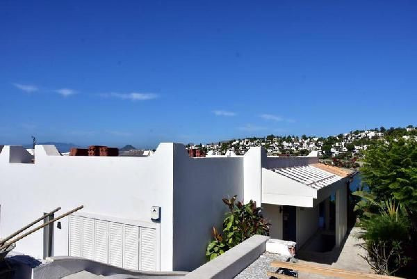 Yılmaz Özdil'in villasındaki kaçak eklentilerin yıkımı 10'uncu günde tamamlandı - Resim: 1