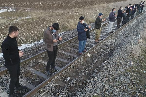 Son 30 yılın en sıcak kışı! Erzurum'da köylülerden 'kar' duası - Resim: 1