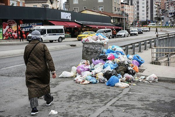 CHP'li belediyelerde rezillik başladı! İstanbul'u çöp dağları ve kokusu sardı - Resim: 1