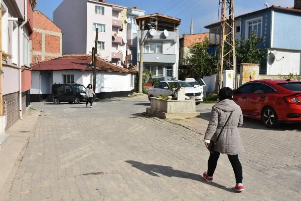 Temizliğini yapıp dua okuyorlar! Edirne'de yol ortasında 'sır mezar' - Resim: 4