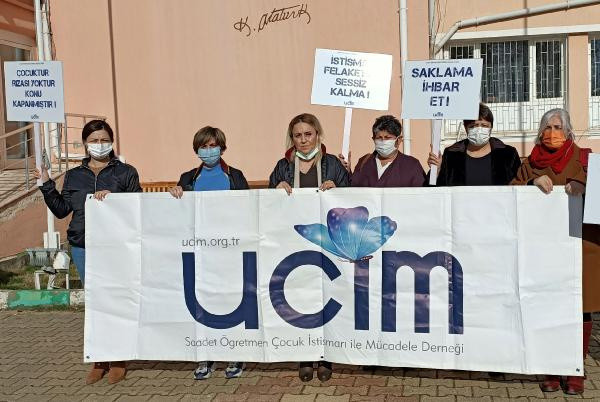 Antalya'da yaşadıkları iğrençliği bu resimle anlattılar: Oklava ve şarj kablosuyla... - Resim: 0