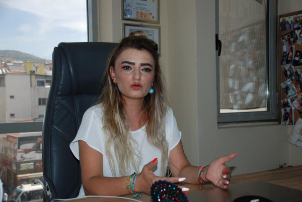 İzmir'de yazıyı görünce şaştı kaldı tek başına kaldı! Kemal Sunal filmi gerçek oldu - Resim: 0