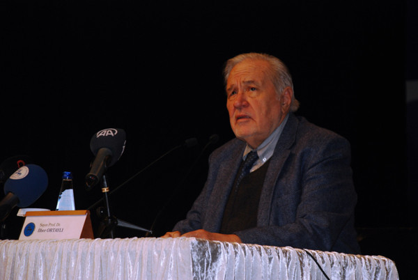 'Bu utanç verici bir şeydir' diyen İlber Ortaylı isyan etti: Orta zekanın altındaki insanlar... - Resim: 0