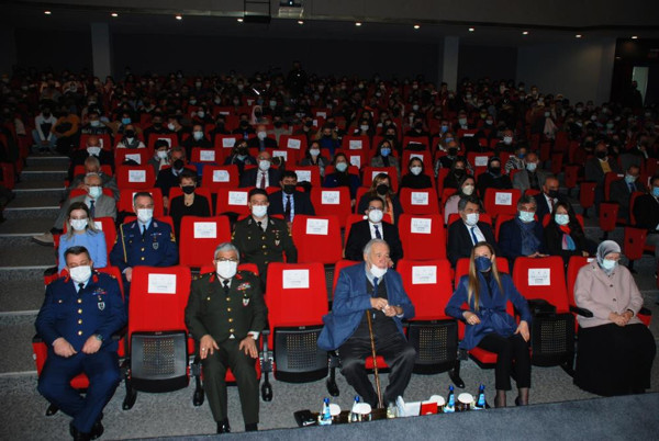 'Bu utanç verici bir şeydir' diyen İlber Ortaylı isyan etti: Orta zekanın altındaki insanlar... - Resim: 1