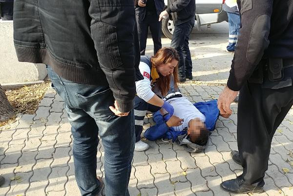 İnanılır gibi değil! Karakolun bahçesinde çocuk çocuğu vurdu! - Resim: 4