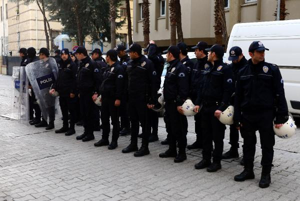 Alpaslan Kuytul’un gözaltı fotoğrafları kelepçe takıldı mı - Resim: 4