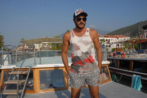 Oyuncu Burak Sevinç, deniz dibine kamp kurdu - Resim: 3