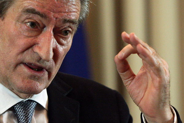 Tunus'un ardından Arnavutluk karıştı - Resim: 1