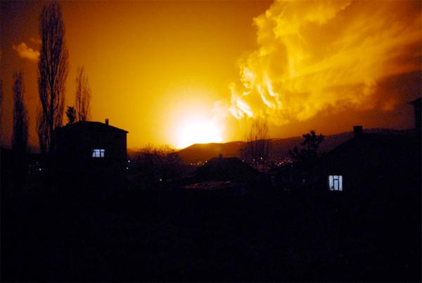 Kars'ı aydınlatan patlama - Resim: 2
