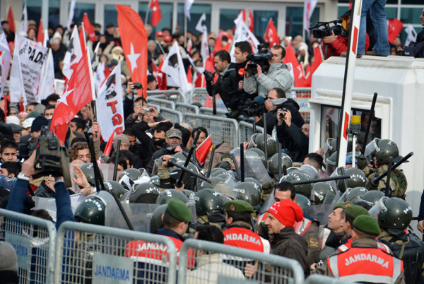 Silivri savaş alanına döndü! - Resim: 1