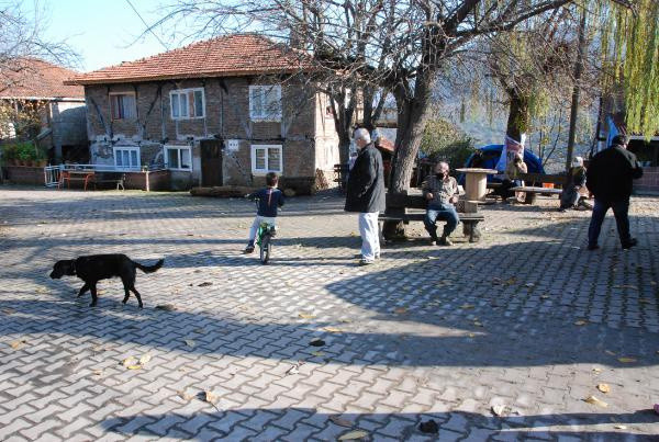 Covid-19 hiç görülmedi! Aliobası köyünden arsa satın almak için sıraya girdiler! - Resim: 0