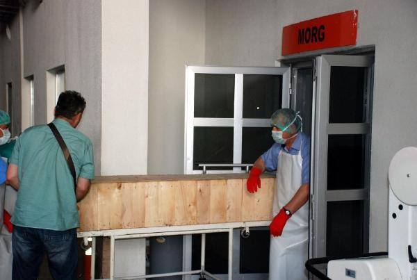 Ortalığı ceset kokusu sardı! Belediye gül kokusu sıktı - Resim: 1