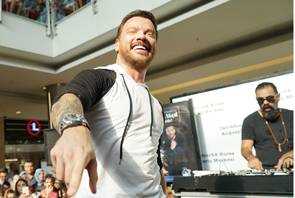 Sinan Akçıl Hande Yener hakkında konuştu kafede düşman gibiydiler - Resim: 2