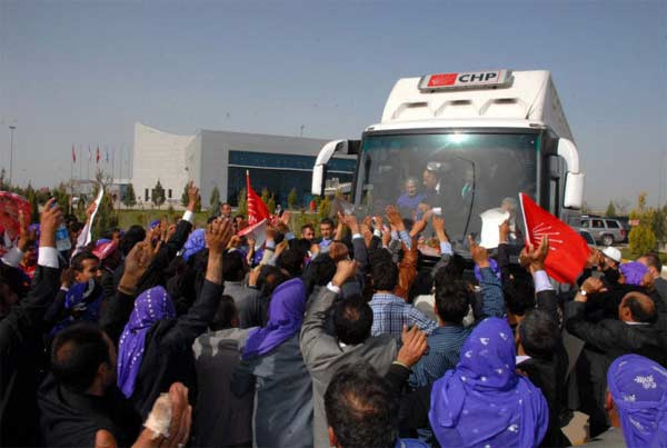 Gandi Erdoğan'ı ti'ye aldı - Resim: 4