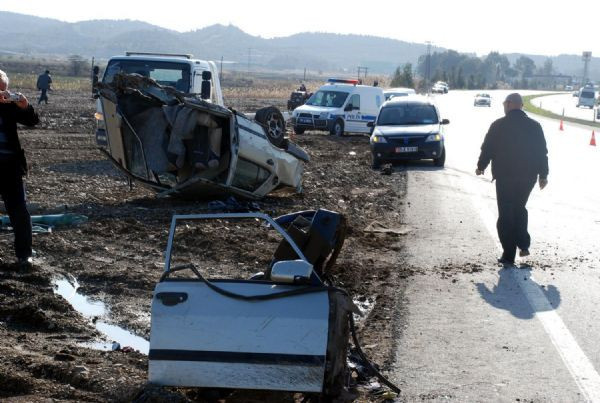 3'e bölünen araçtan sağ çıktılar - Resim: 3