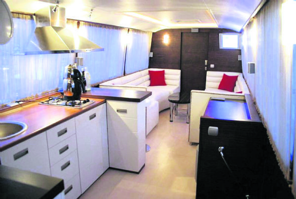 Cem Yılmaz'ın gazıyla 'kakabüs' büyüdü - Resim: 1