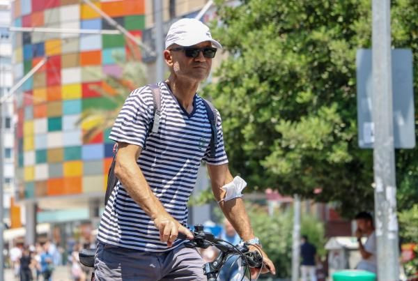 Kimsenin umrunda değil! Antalya'da maskeler kollarda - Resim: 1