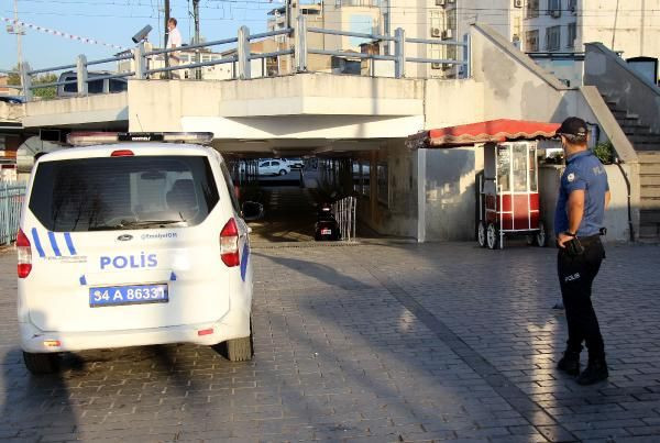 İstanbul'un göbeğinde kalaslı dehşet! Galata Köprüsü'nde 5 lirayı beğenmeyince.... - Resim: 2