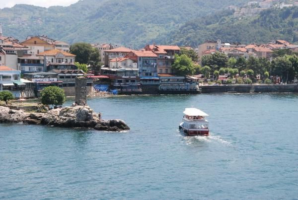 Bartın'da gören telefona sarıldı! Nüfusu 6 bin ama 200 bin kişi geliyor - Resim: 1