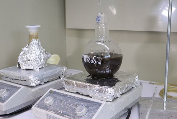 Adana'da 5 milyon TL'ye kuruldu! Litresi 300 TL'ye satılıyor 3 ay koruyor - Resim: 1