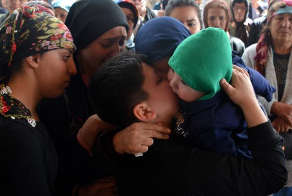 6 aylık bebeğin annesine son bakışı yürek burktu! - Resim: 2