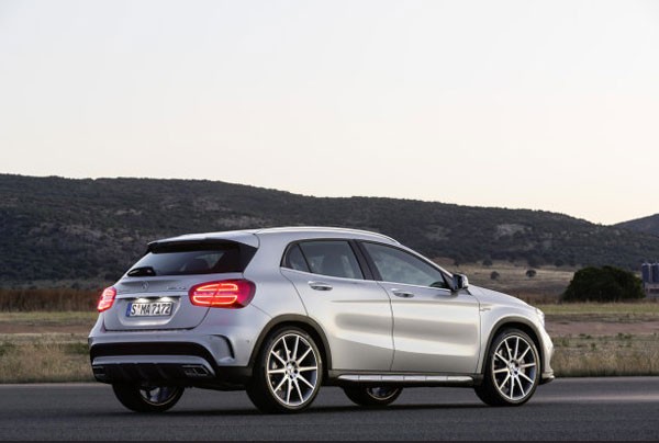 Mercedes GLA 45 AMG yollara çıkıyor - Resim: 3