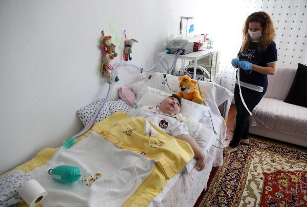 Nörolojik epilepsi hastası olarak dünyaya geldi! Annesi evini yoğun bakım odasına çevirdi - Resim: 4