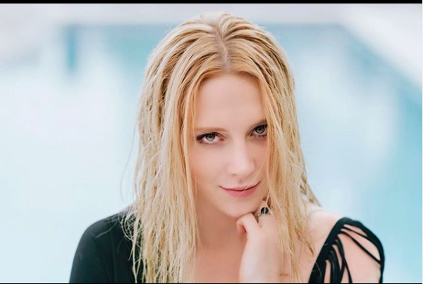 Mucize Doktor'un Hemşire Açelya'sı beyaz bikinisiyle yıktı! - Resim: 4