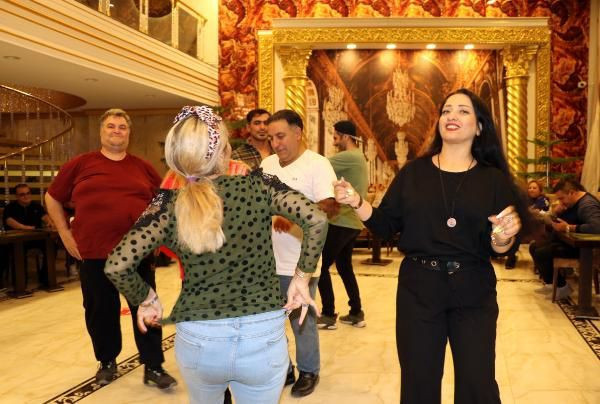 'Muhteşem Cuma' için gelen İranlı turistler, gece kurtlarını böyle döktü - Resim: 3