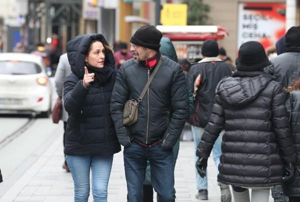 Vakalar patladı kuralları takan yok! Taksim'de maskesiz ve mesafesiz yoğunluk - Resim: 2