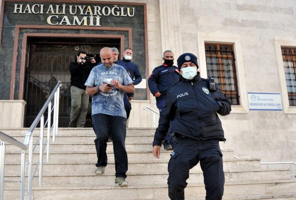 Antalya'da camiye namaz kılmaya gitti! Başına gelmeyen kalmadı - Resim: 0