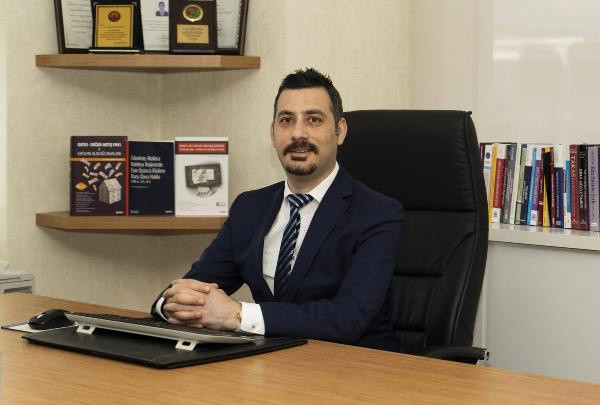 Giresun'da eşi sürekli iş değiştirince dava açtı! Mahkemeden emsal karar - Resim: 0