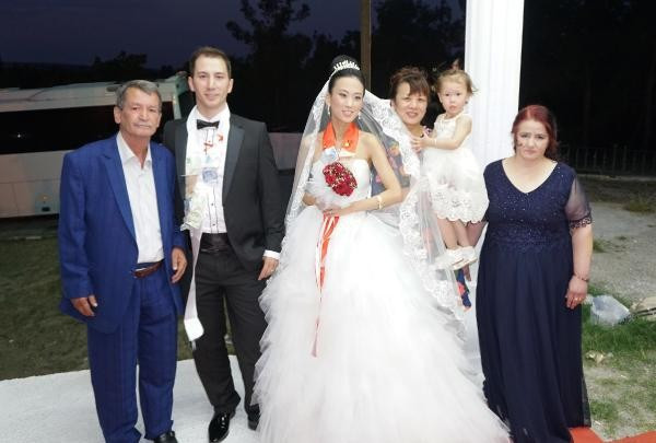 Çinli geline Trakya düğünü yaptılar ortaya bu görüntüler çıktı - Resim: 4